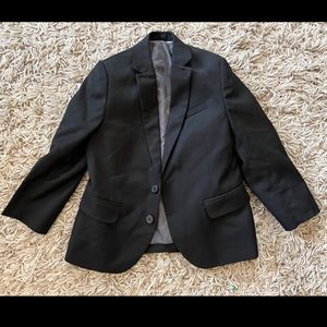 Boys H&M black blazer • size 4-5 • worn twice